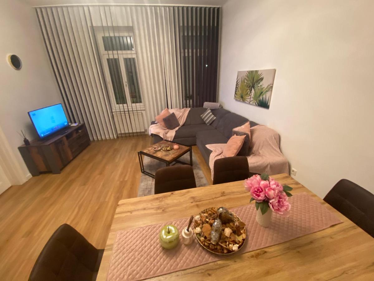 Biljka Apartament *