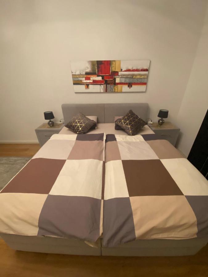Biljka Apartament *